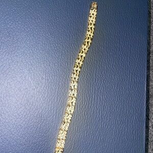 Elegant Gold Bracelet